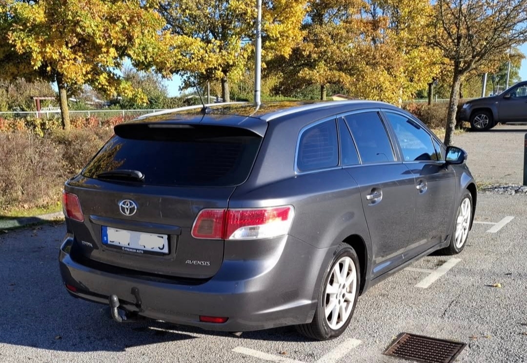 Toyota Avensis 2.0 D-4D 2009, bild 3/5
