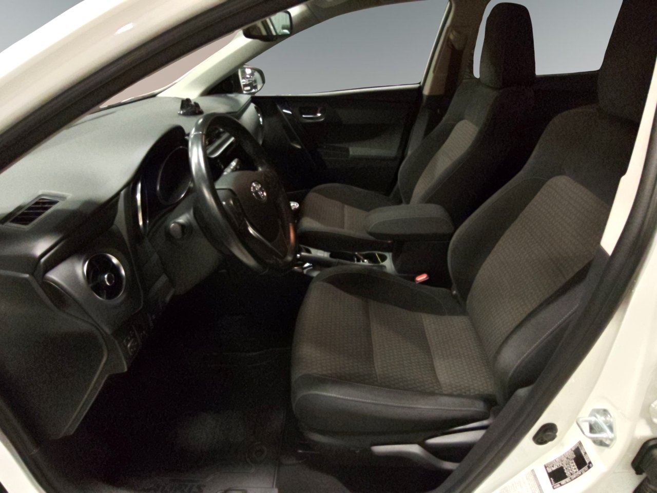 Toyota Auris 2017, photo 10/10