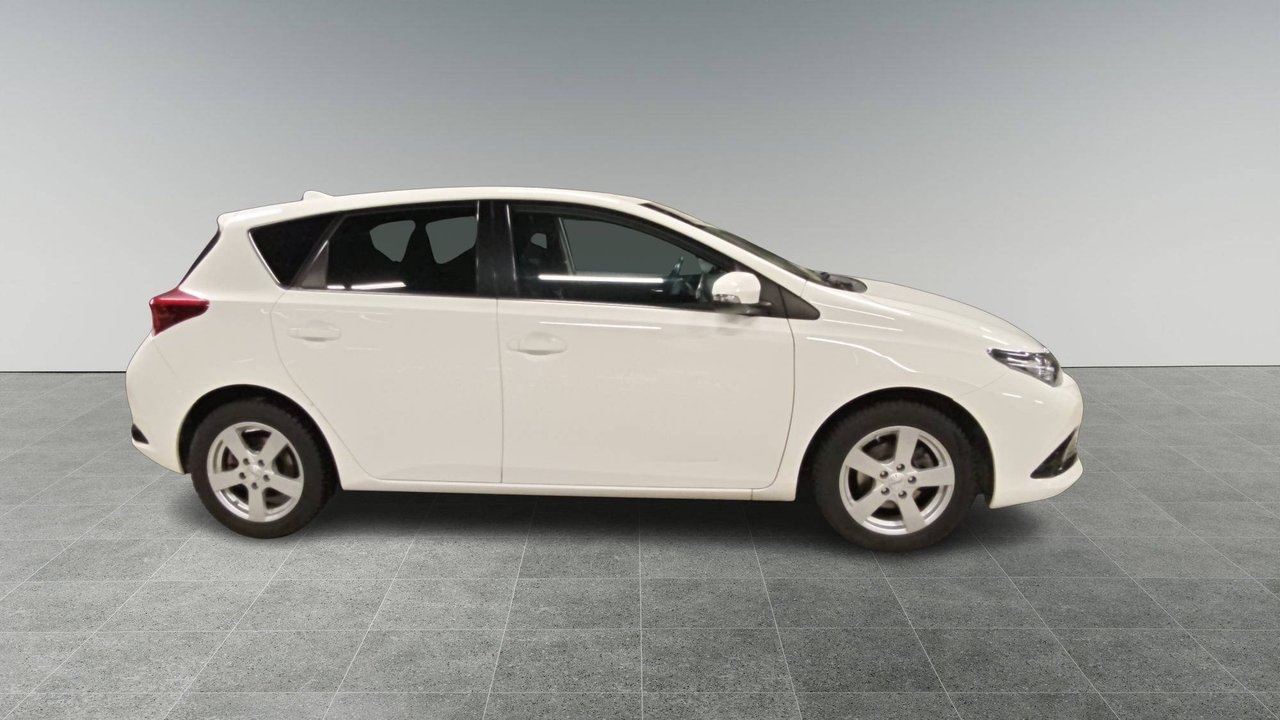 Toyota Auris 2017, kuva 5/10