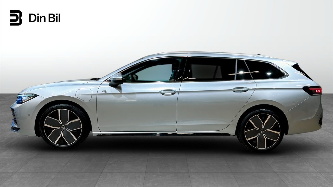 Volkswagen Passat R-Line 2026, bild 2/10