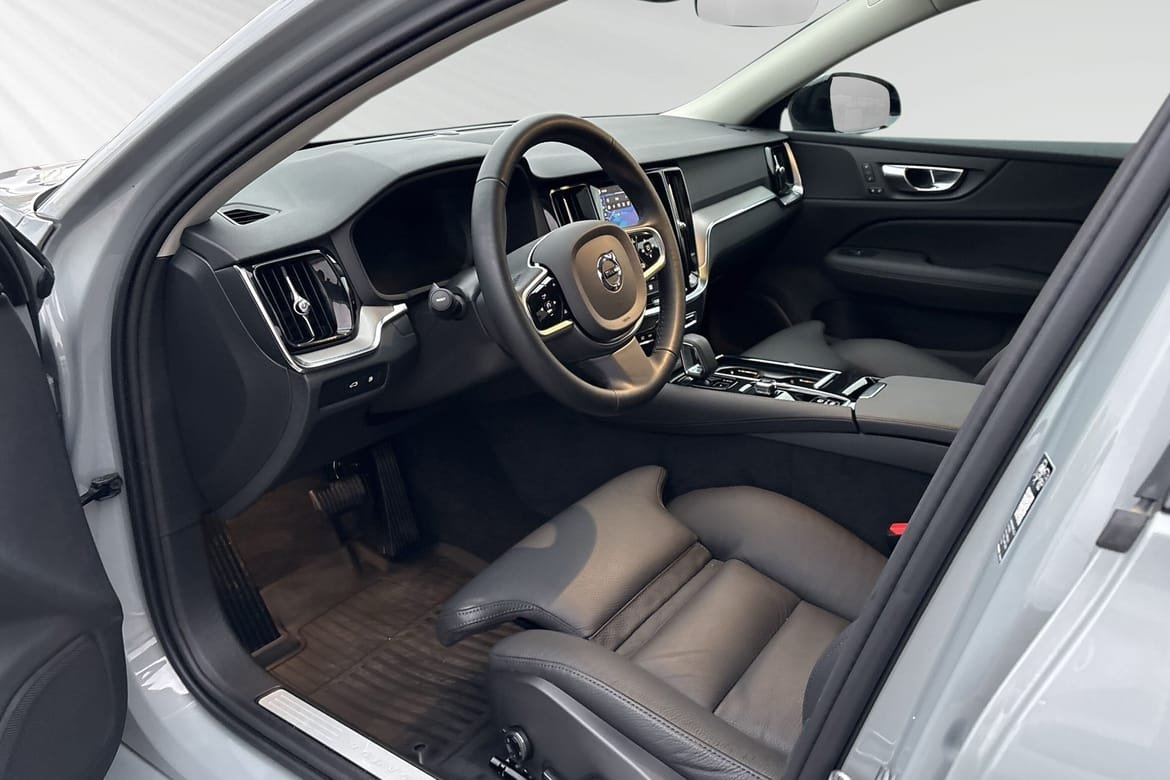 Volvo V60 T6 Plus Dark Nordic 2026, bild 7/10