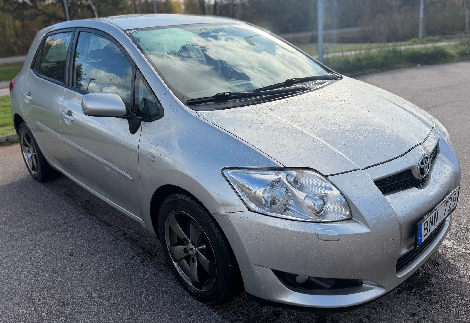 Toyota Auris 2.0 D-4D 2007, bild 2/6