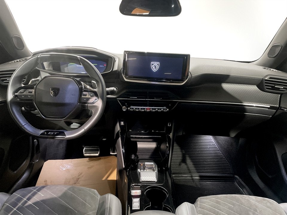 Peugeot 2008 1.2 PureTech 130 GT 2025, photo 6/10