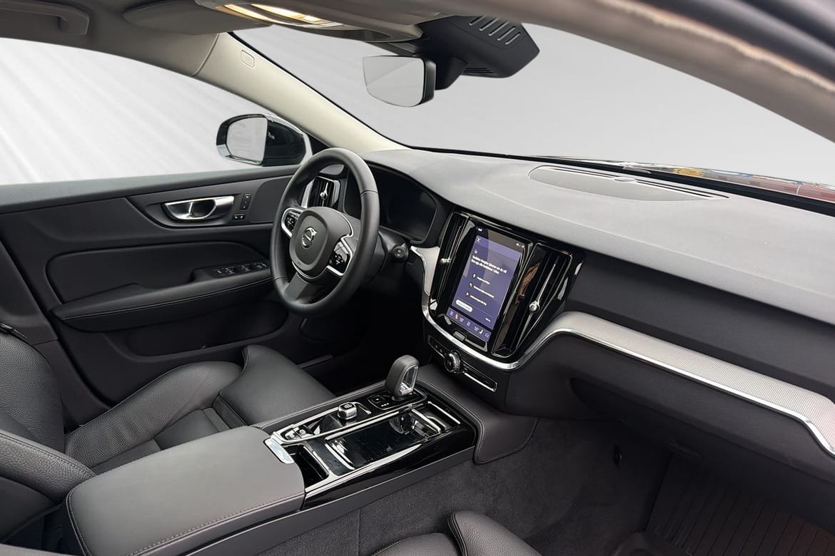 Volvo V60 T6 Plus Dark 2025, bild 10/10