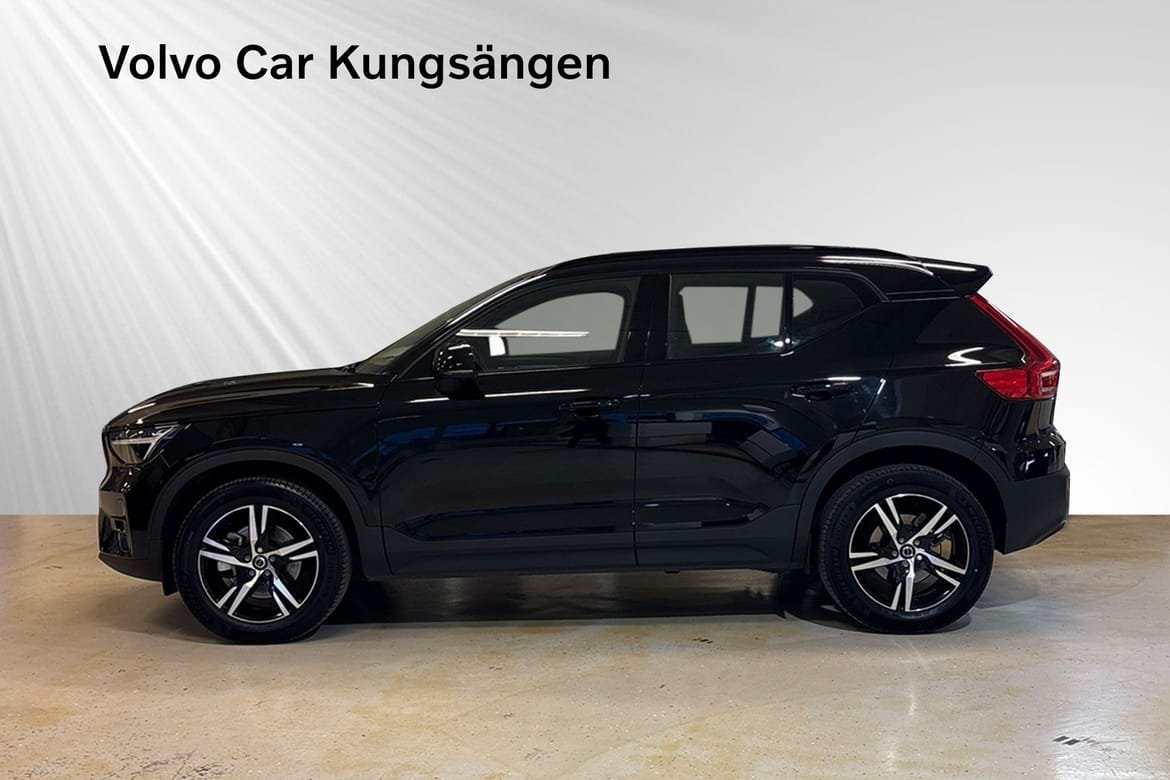Volvo XC40 B4 Plus Dark 2026, photo 3/10