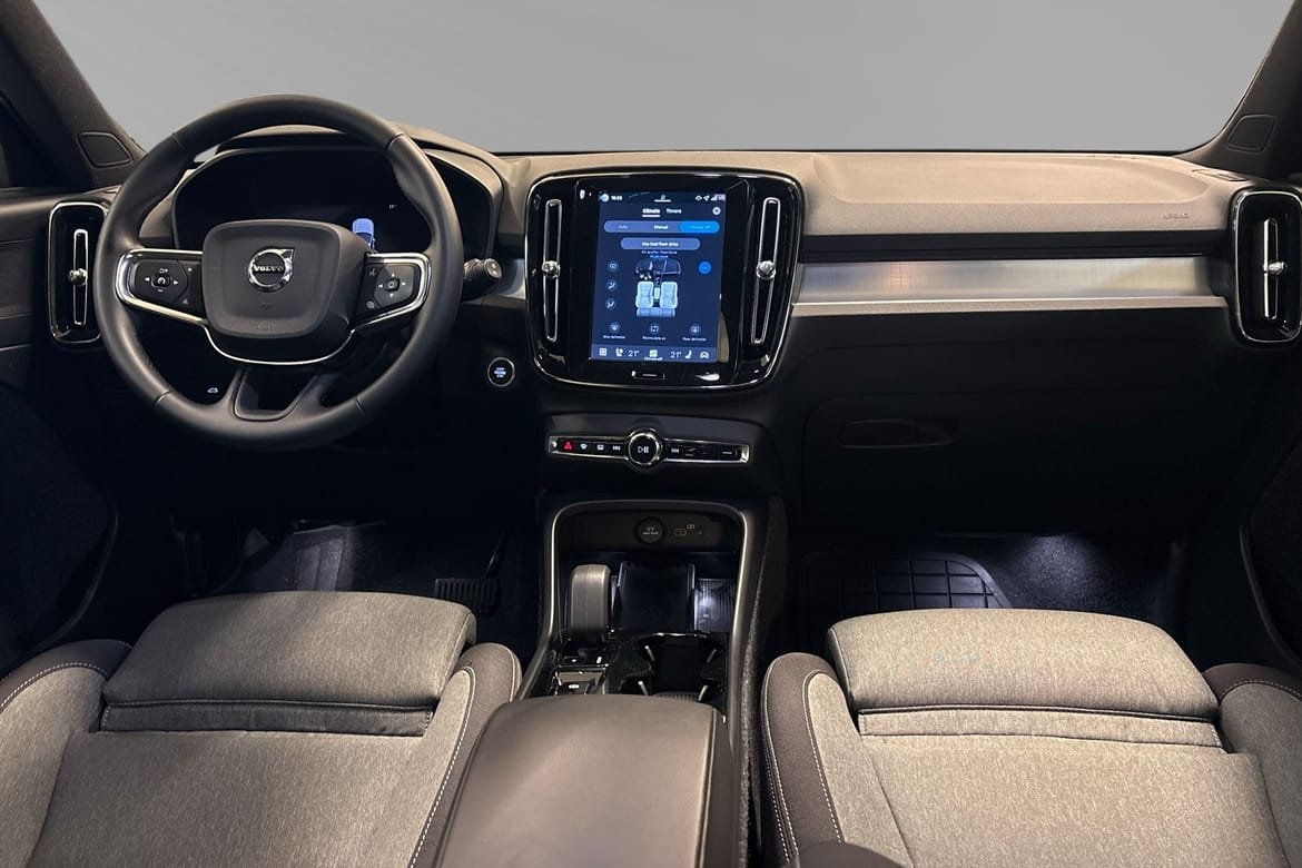 Volvo XC40 B4 Plus Dark 2026, kuva 9/10