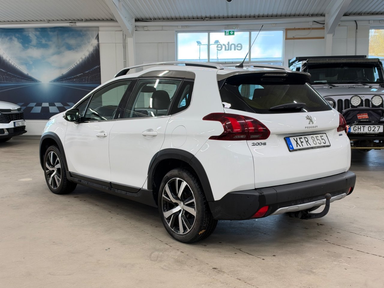 Peugeot 2008 1.2 PureTech 110 Allure 2017, bild 2/10