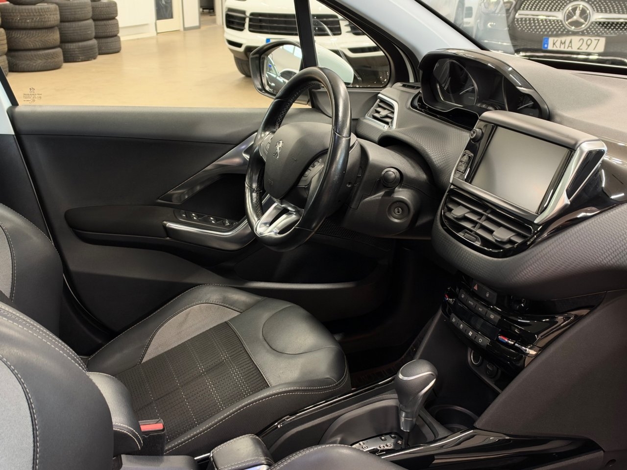 Peugeot 2008 1.2 PureTech 110 Allure 2017, bild 5/10