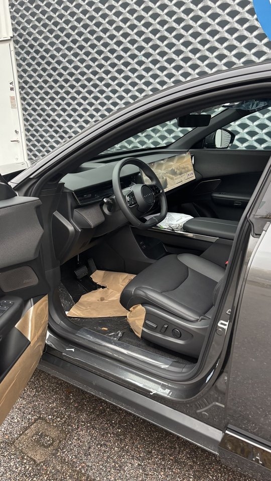 Mazda CX-6e Takumi 2026, photo 4/10