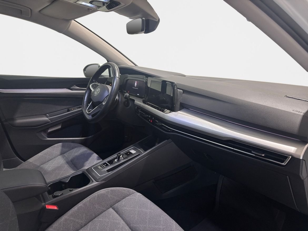 Volkswagen Golf 1.5 eTSI 2023, kuva 9/10