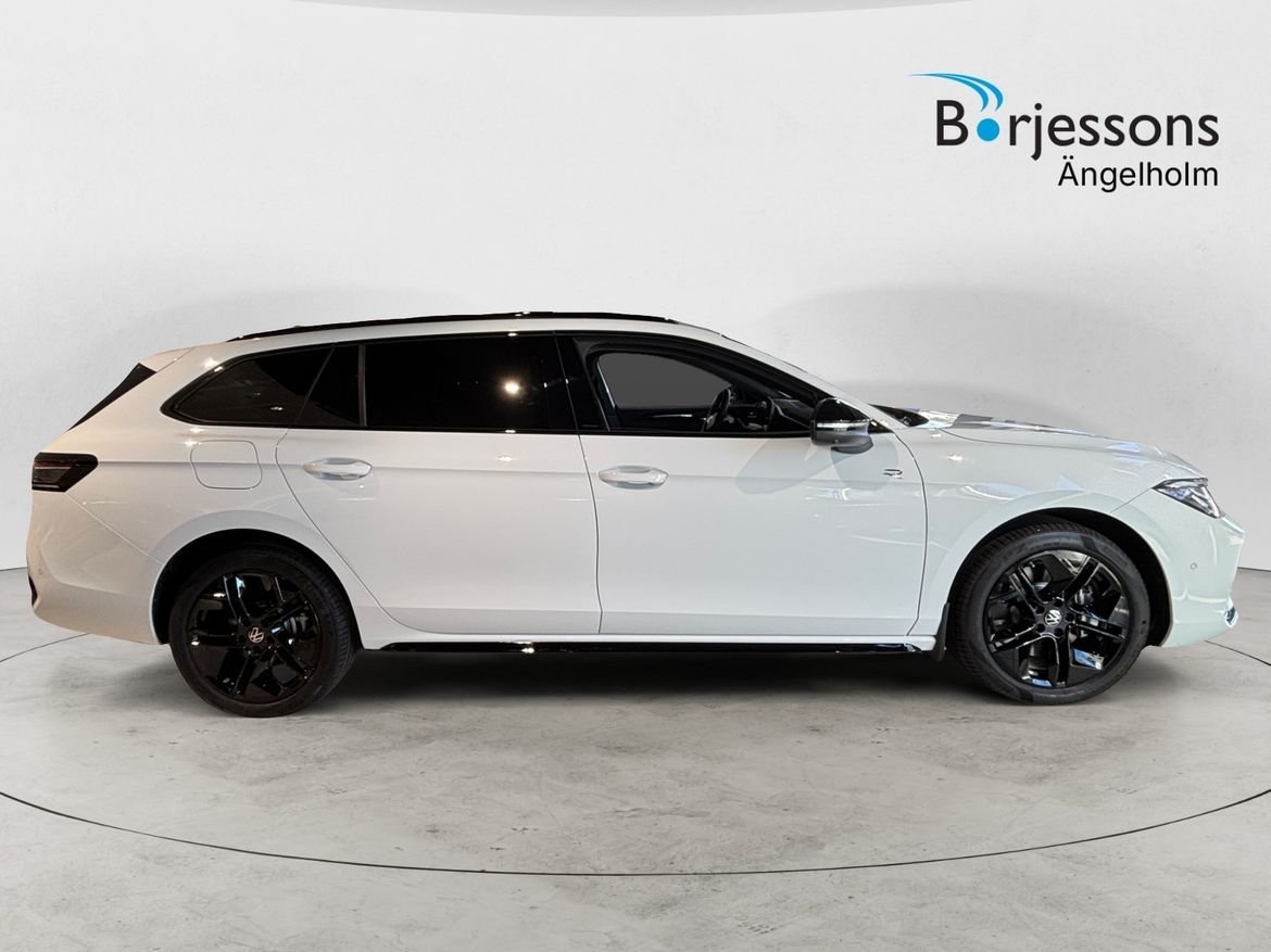 Volkswagen Passat 1.5 eHybrid R-Line 2027, bild 2/3