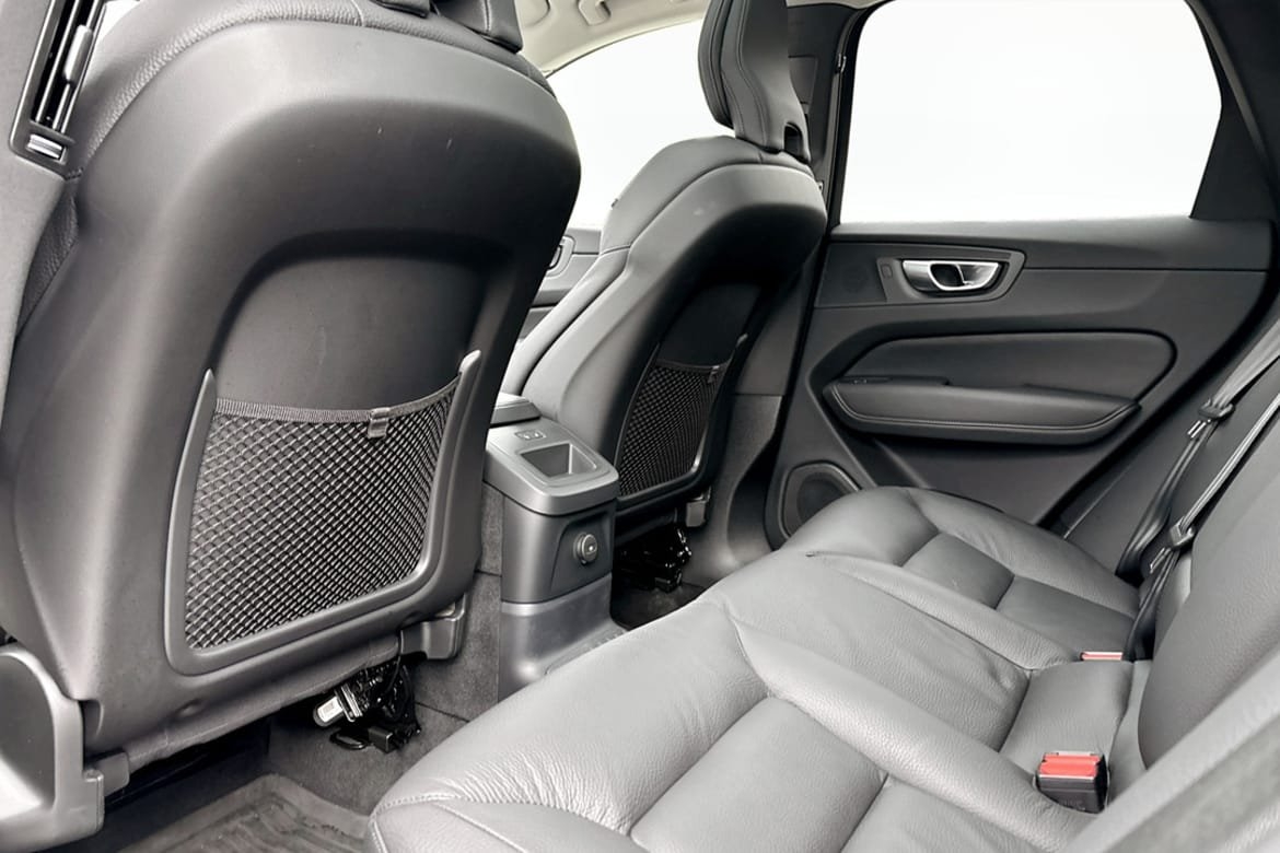 Volvo XC60 T6 Plus 2024, bild 8/9