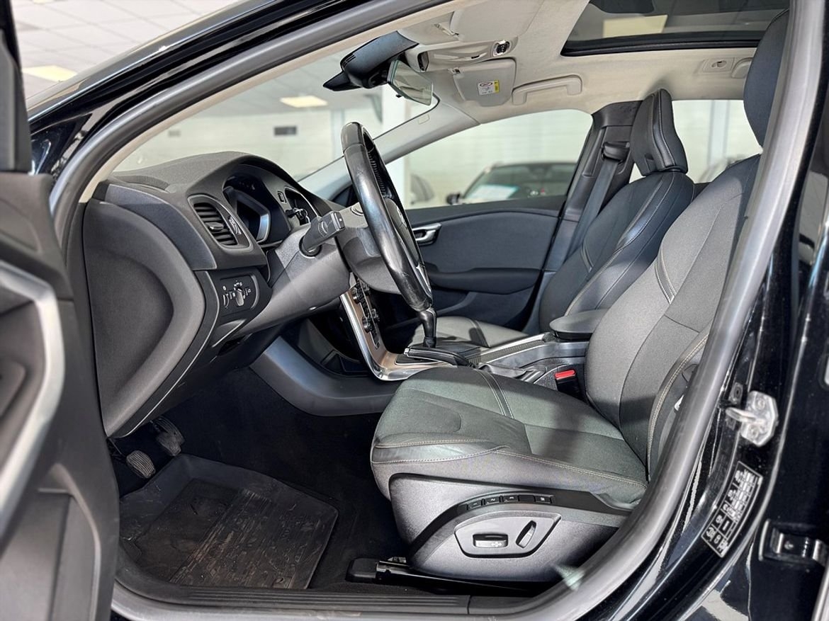 Volvo V40 Cross Country D4 Momentum 2015, bild 7/10