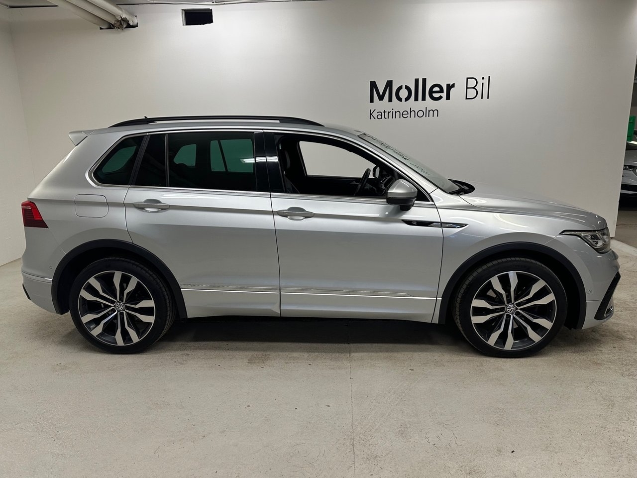 Volkswagen Tiguan 2.0 TDI SCR R-Line 2021, bild 2/18