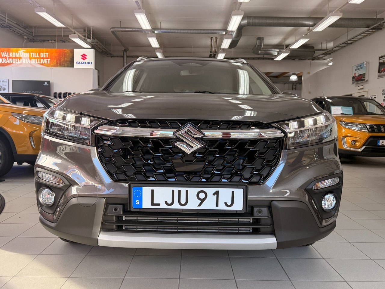 Suzuki S-Cross 1.4 Boosterjet Hybrid 2026, bild 2/8