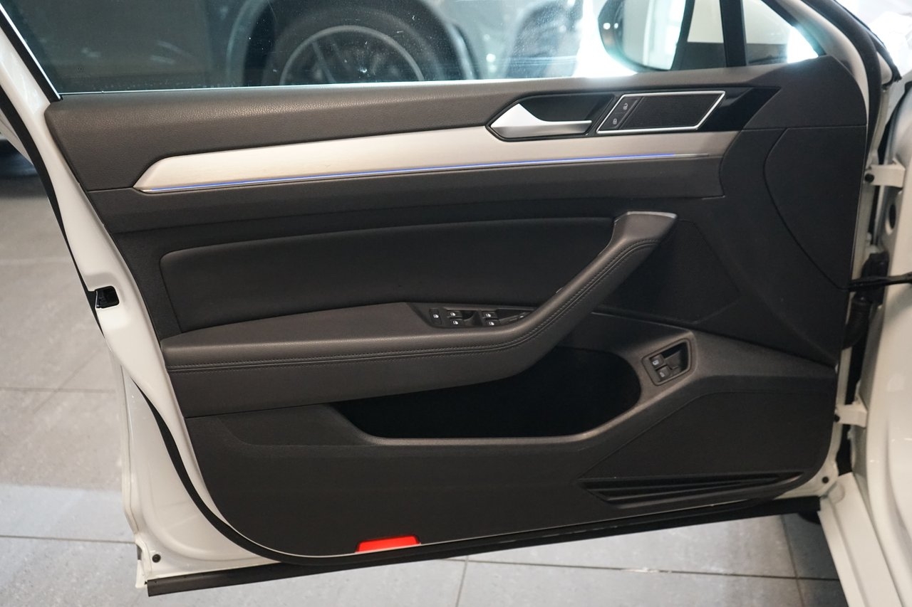Volkswagen Passat GTE 2018, bild 4/10