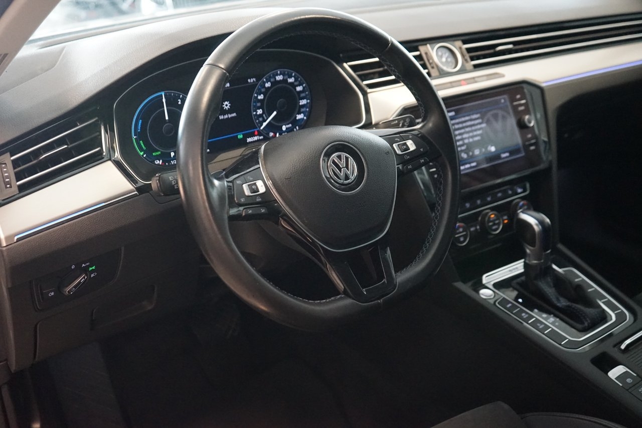 Volkswagen Passat GTE 2018, bild 6/10