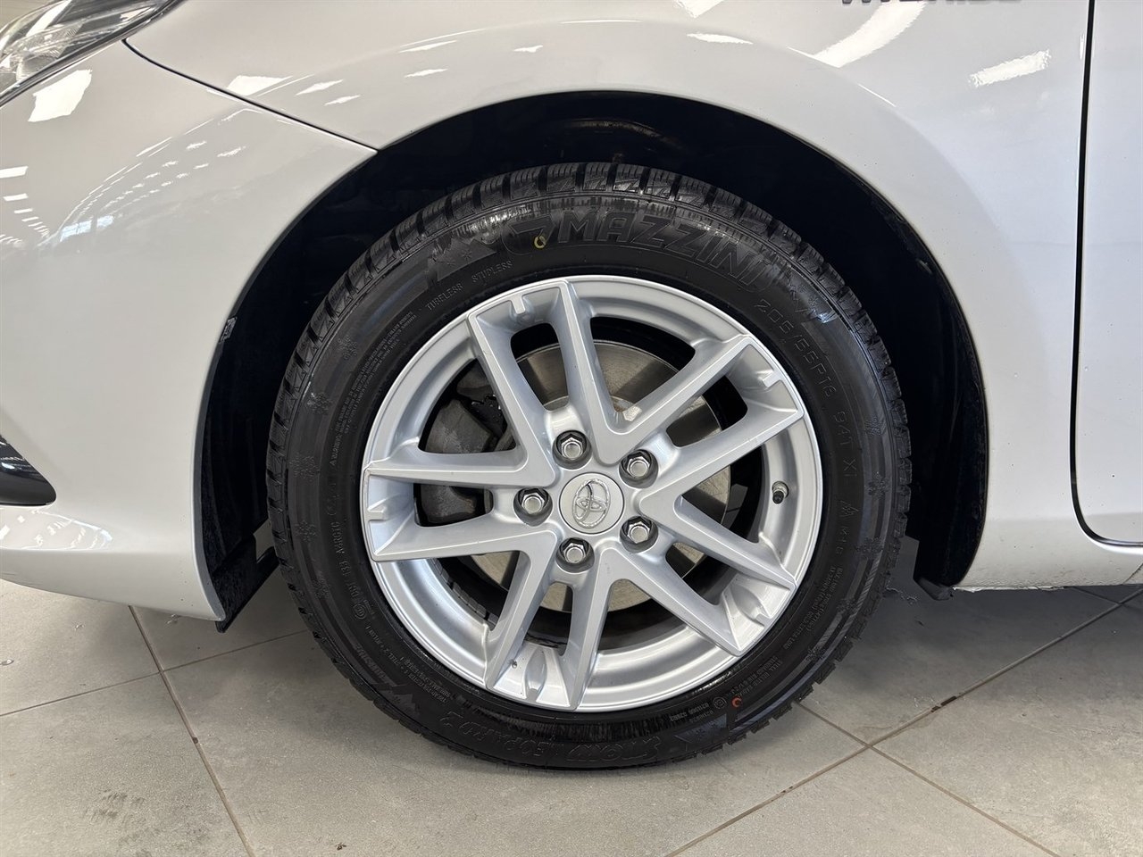 Toyota Auris 1.8 Hybrid 2017, kuva 2/10