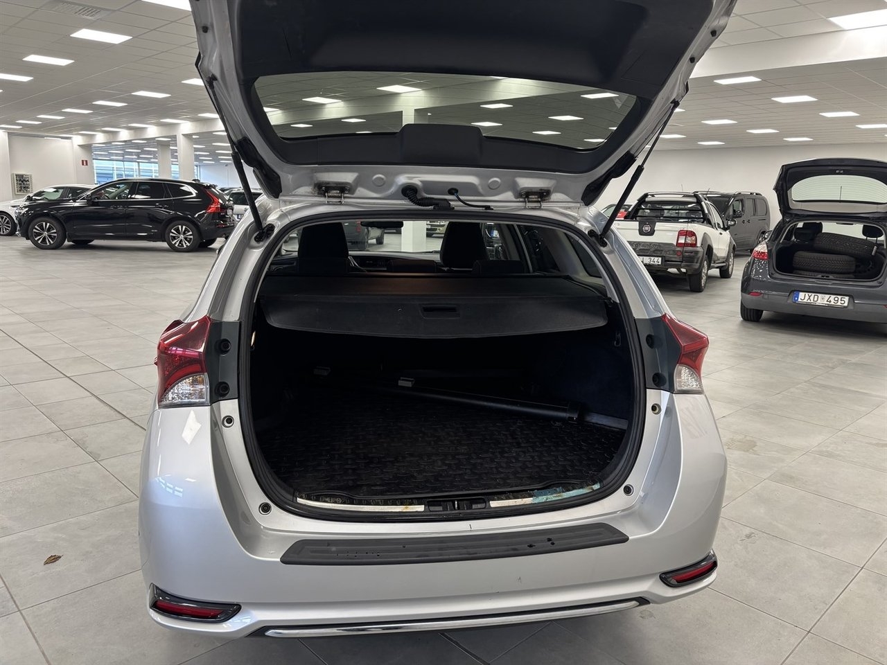 Toyota Auris 1.8 Hybrid 2017, kuva 6/10