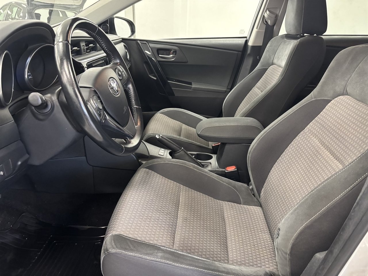 Toyota Auris 1.8 Hybrid 2017, bild 10/10