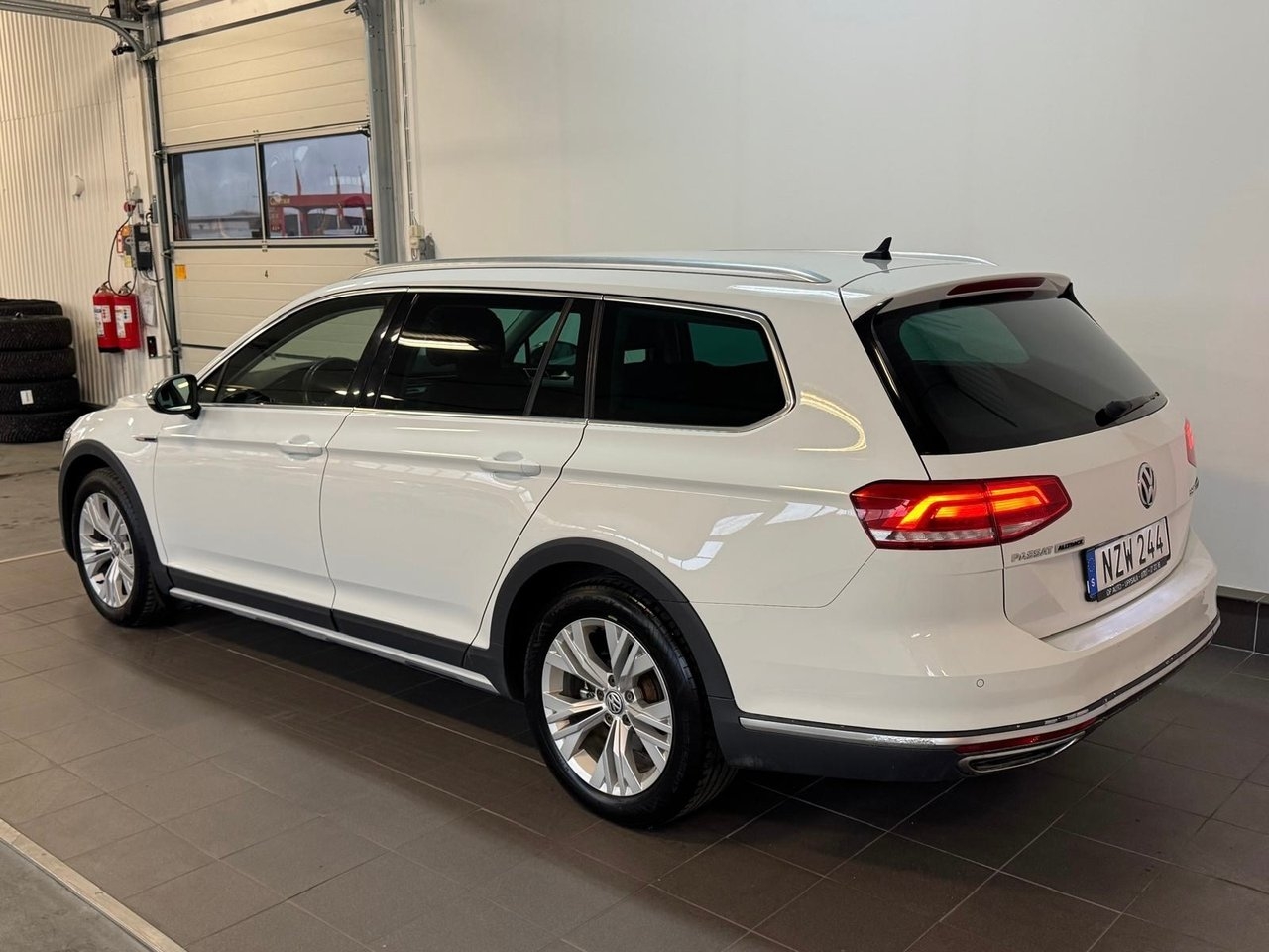 Volkswagen Passat Alltrack 2.0 TDI SCR 2016, bild 2/10