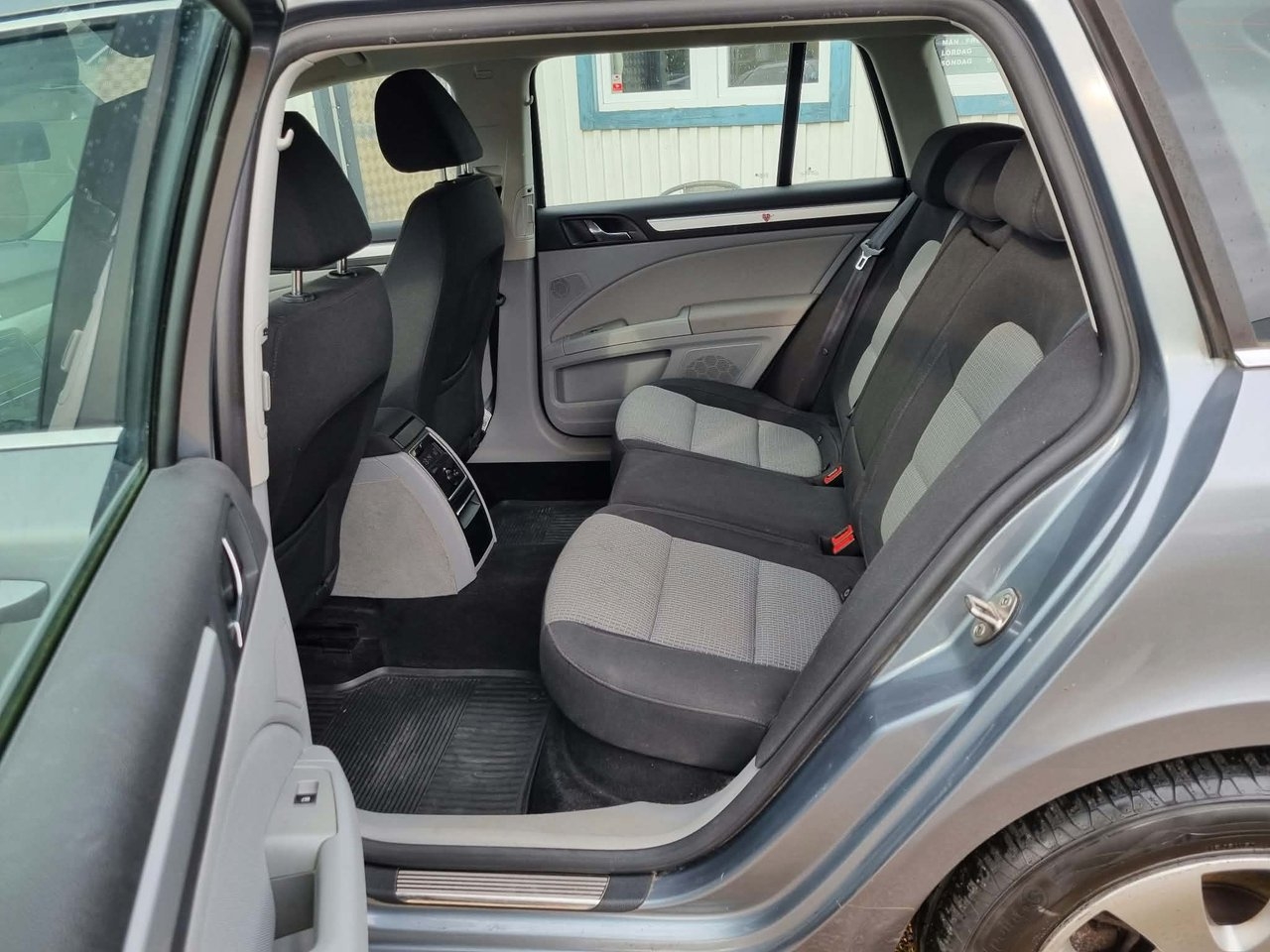 Skoda Superb 1.8 TSI Ambition 2011, bild 7/10