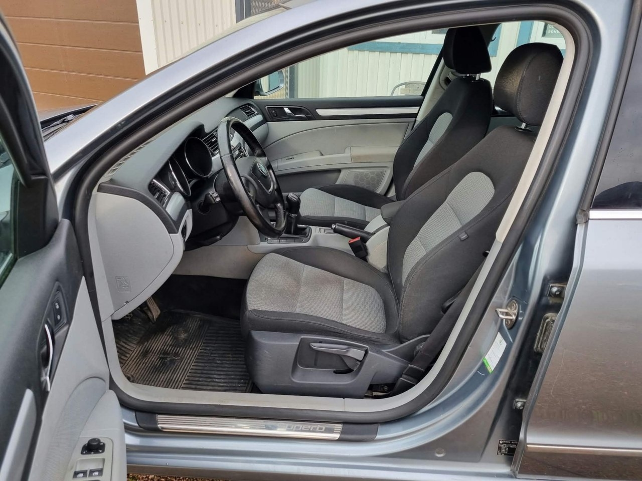 Skoda Superb 1.8 TSI Ambition 2011, bild 6/10