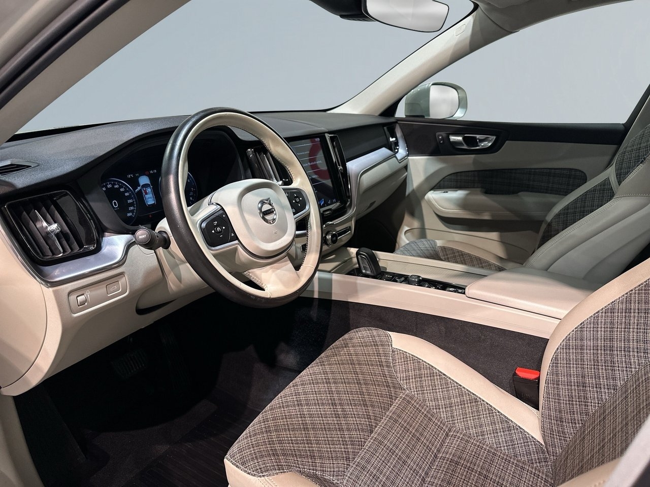 Volvo XC60 Momentum 2020, bild 7/10