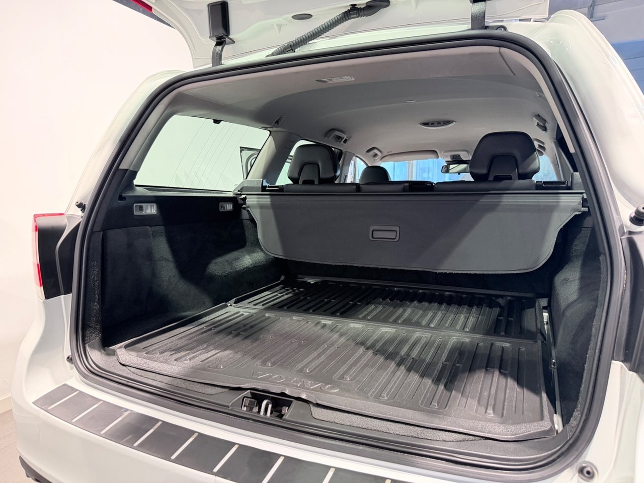 Volvo V70 D4 2015, kuva 6/10