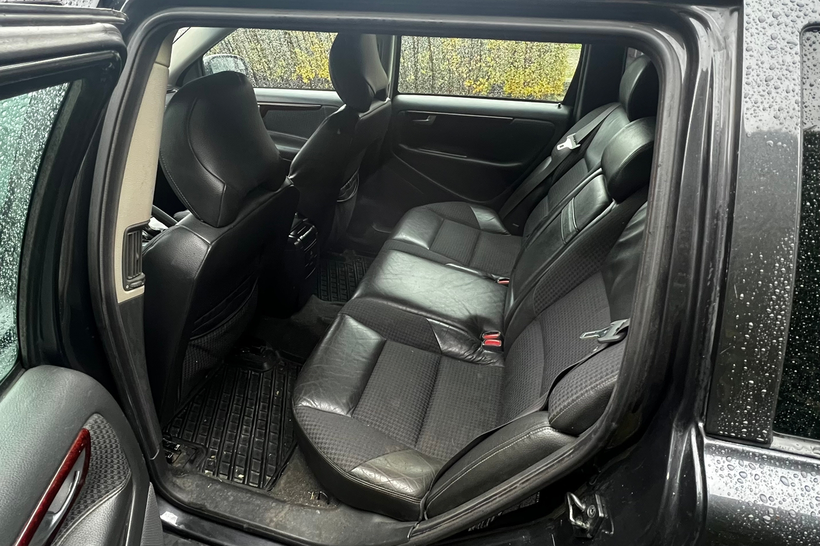 Volvo V70 2001, kuva 8/9
