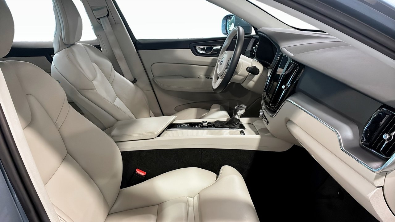 Volvo XC60 T5 Momentum 2019, photo 4/9