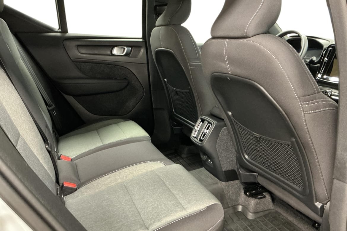 Volvo XC40 B3 Plus Dark 2025, bild 9/10