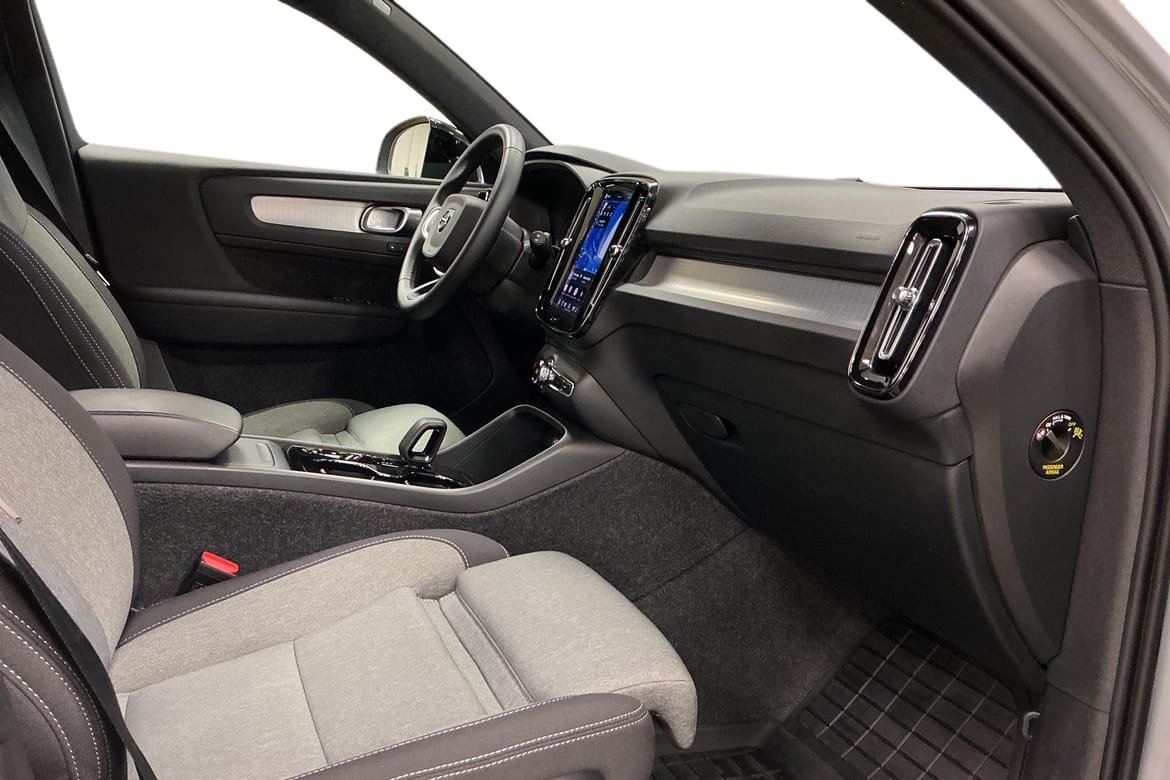 Volvo XC40 B3 Plus Dark 2025, bild 7/10