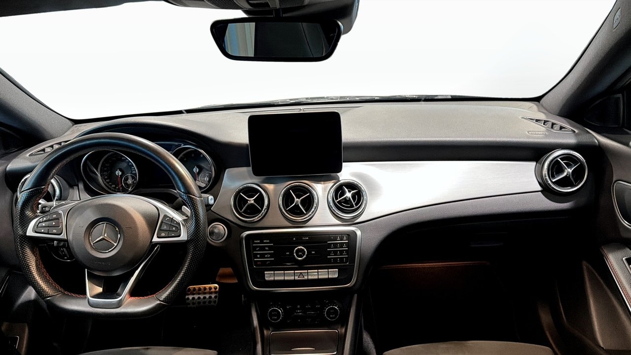 Mercedes-Benz CLA 180 AMG Line 2018, photo 4/8