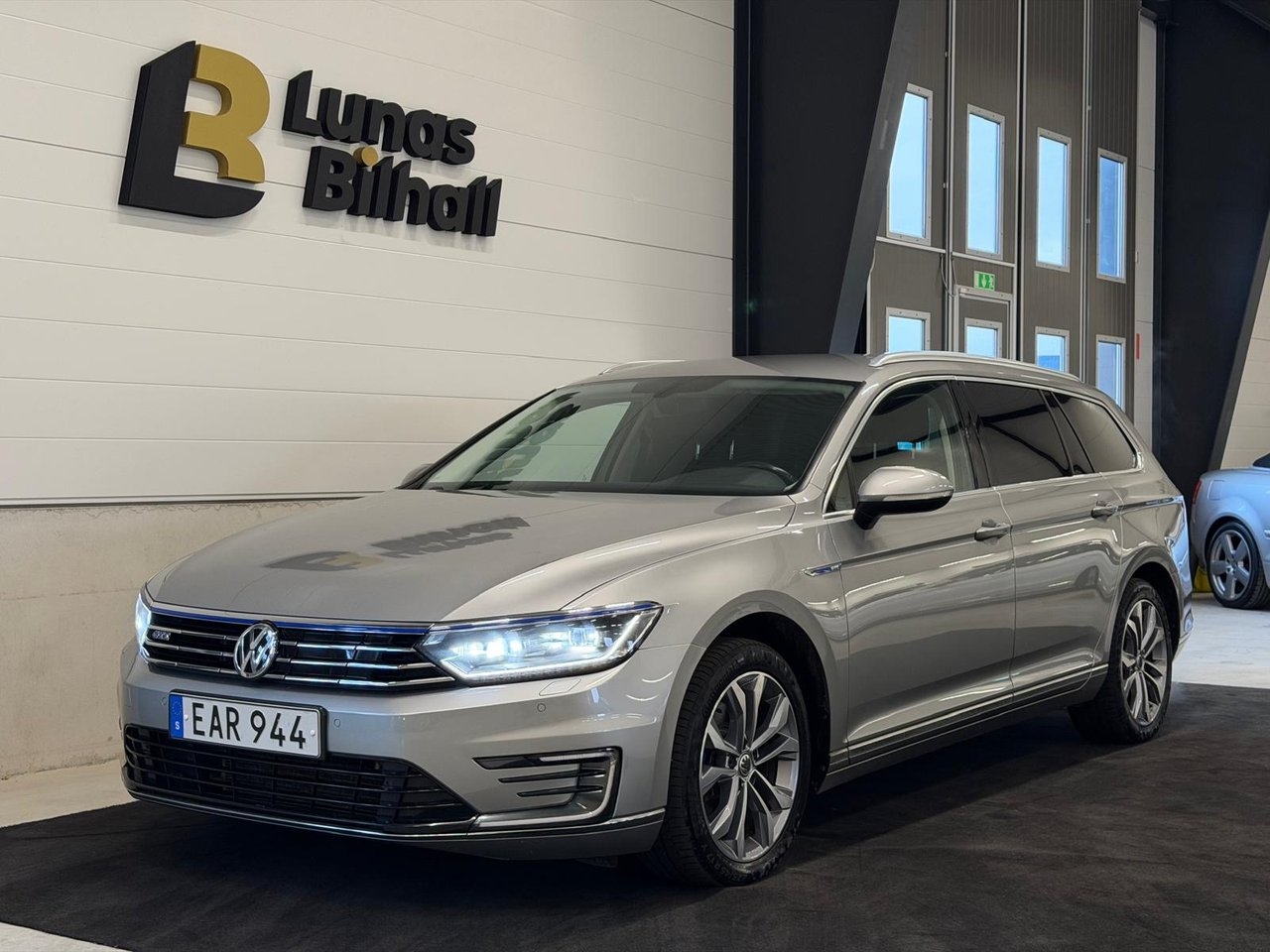 Volkswagen Passat GTE 2017, bild 2/10