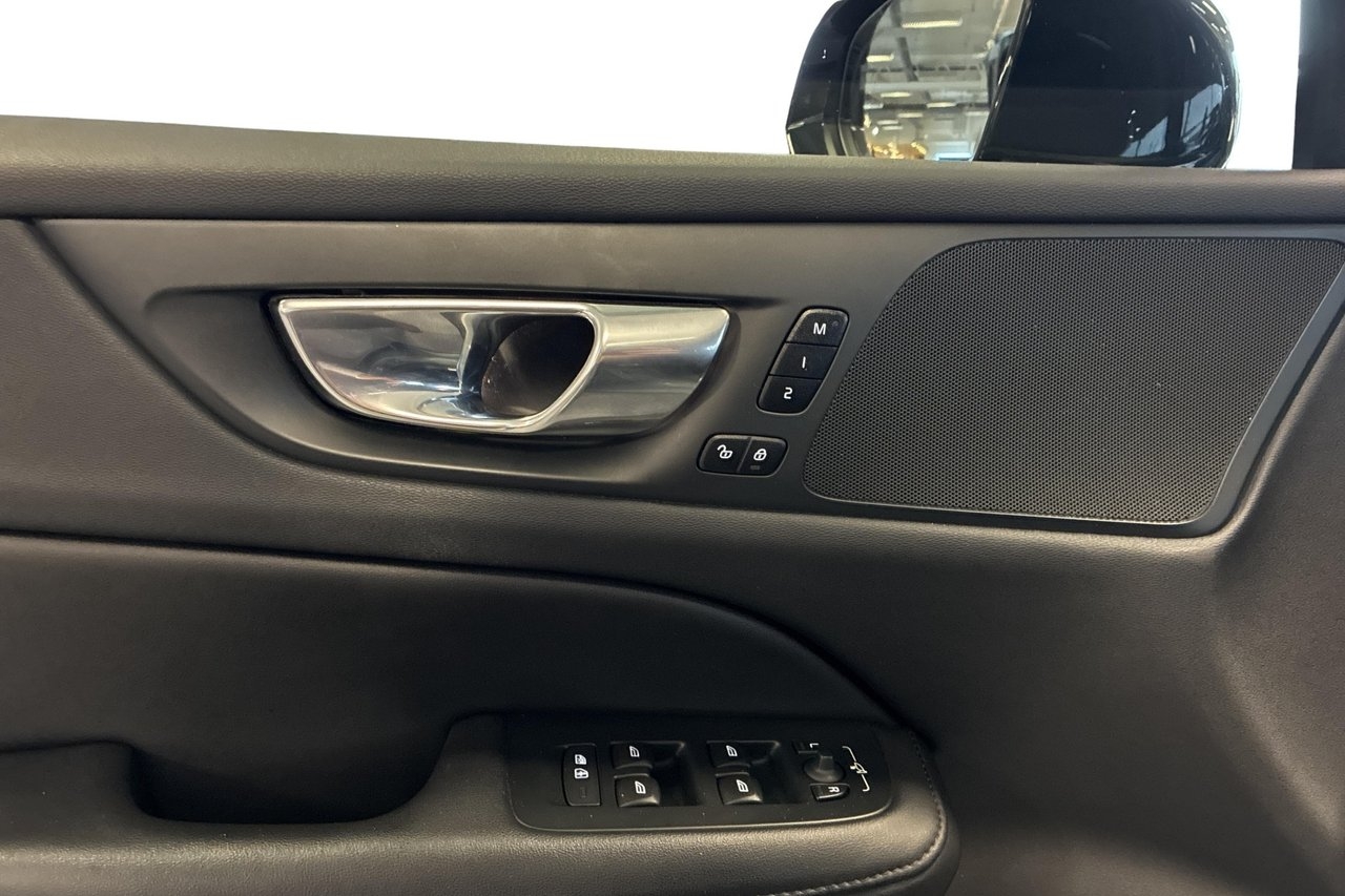 Volvo V60 B4 Diesel Plus Dark 2023, bild 7/10