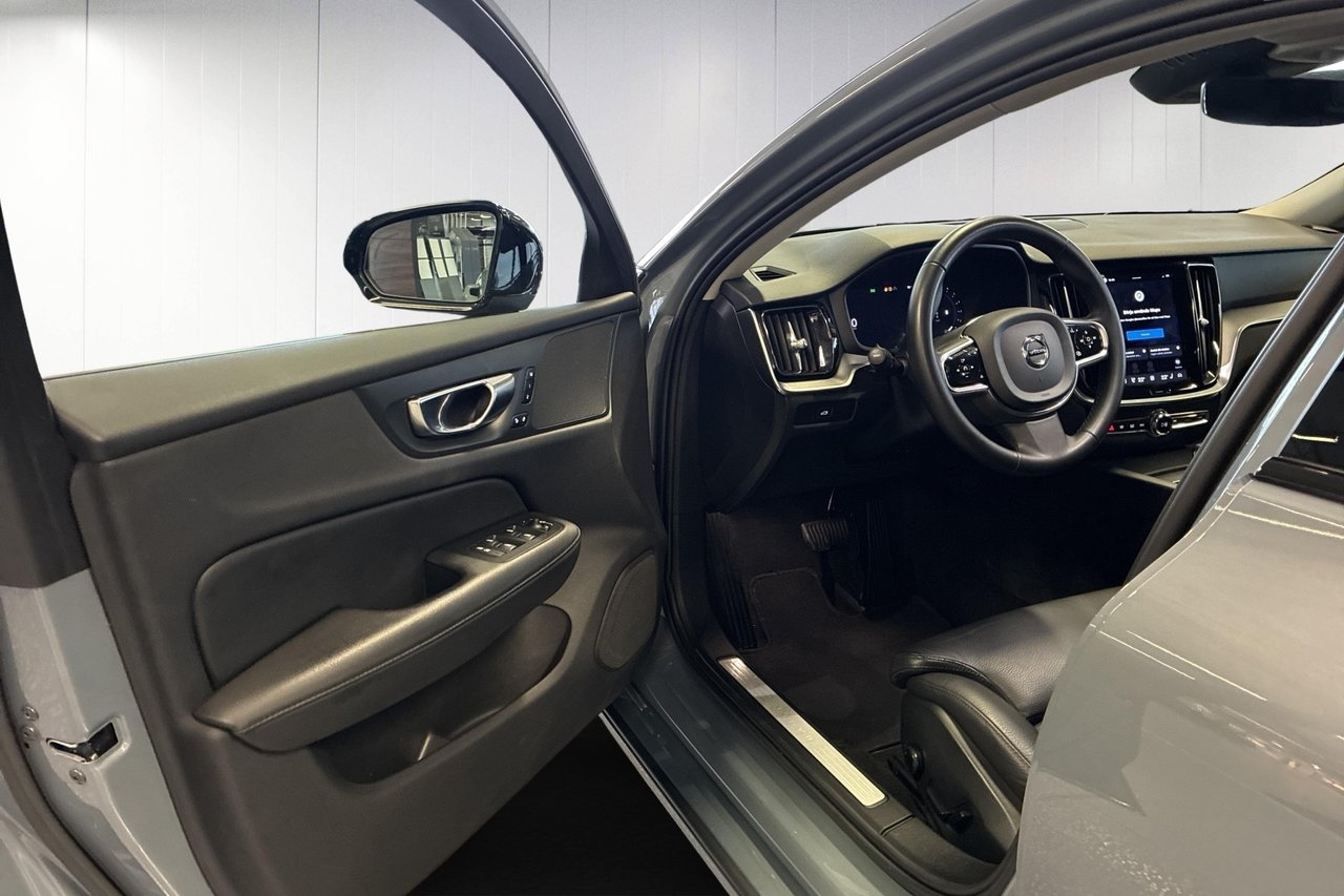 Volvo V60 B4 Diesel Plus Dark 2023, bild 6/10