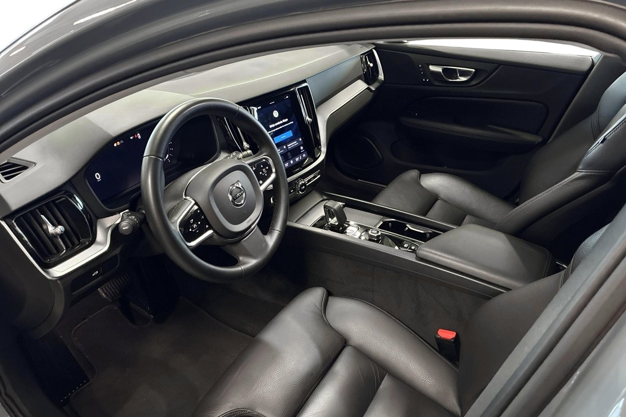 Volvo V60 B4 Diesel Plus Dark 2023, bild 9/10