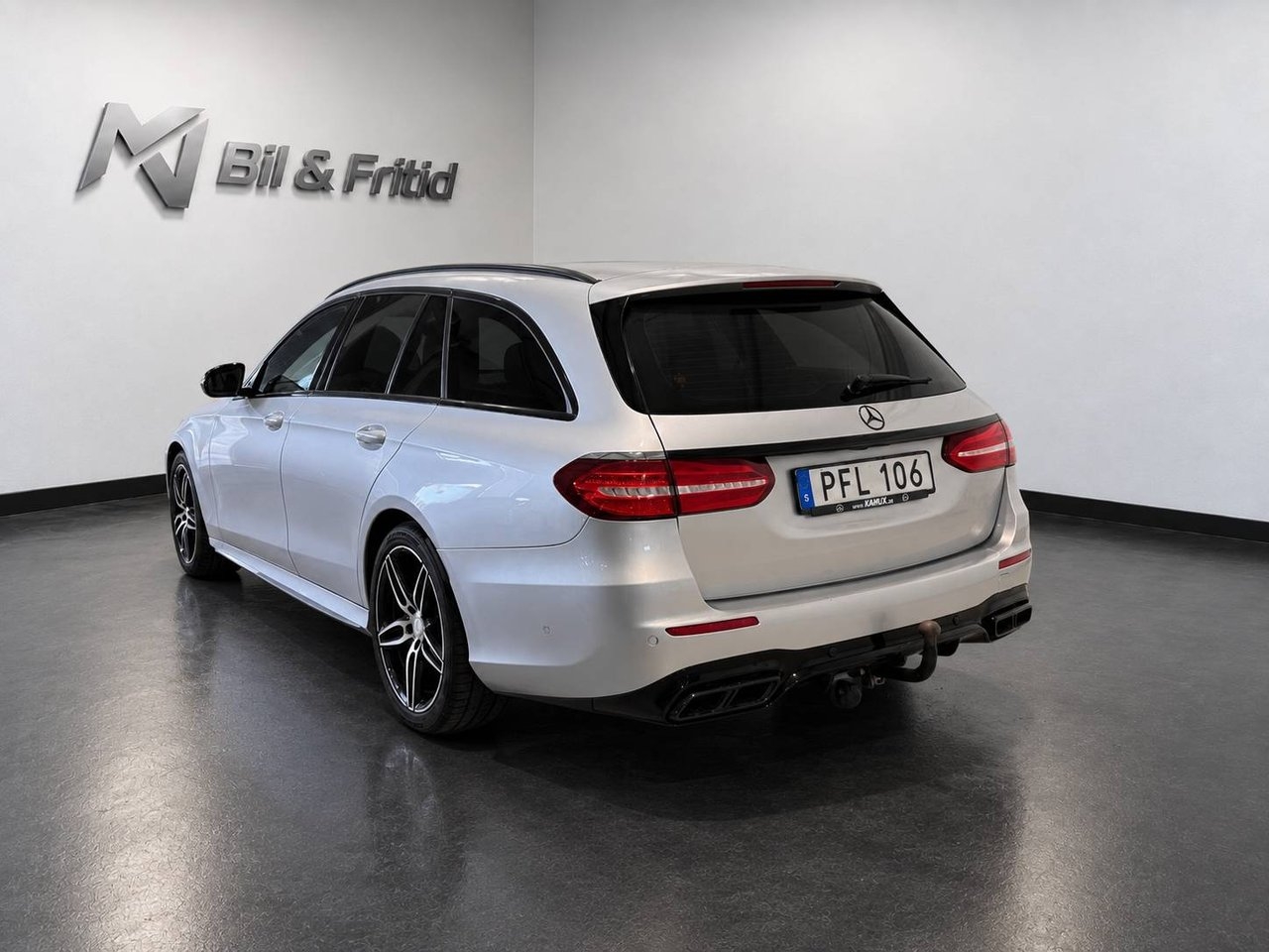 Mercedes-Benz E 220 d AMG 2017, kuva 3/10