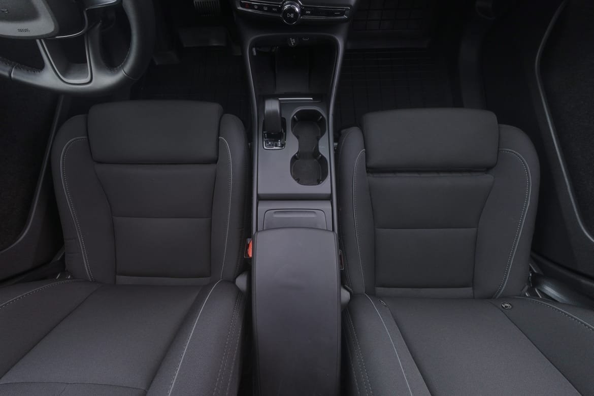Volvo EX40 Extended Range Core 2025, photo 9/10