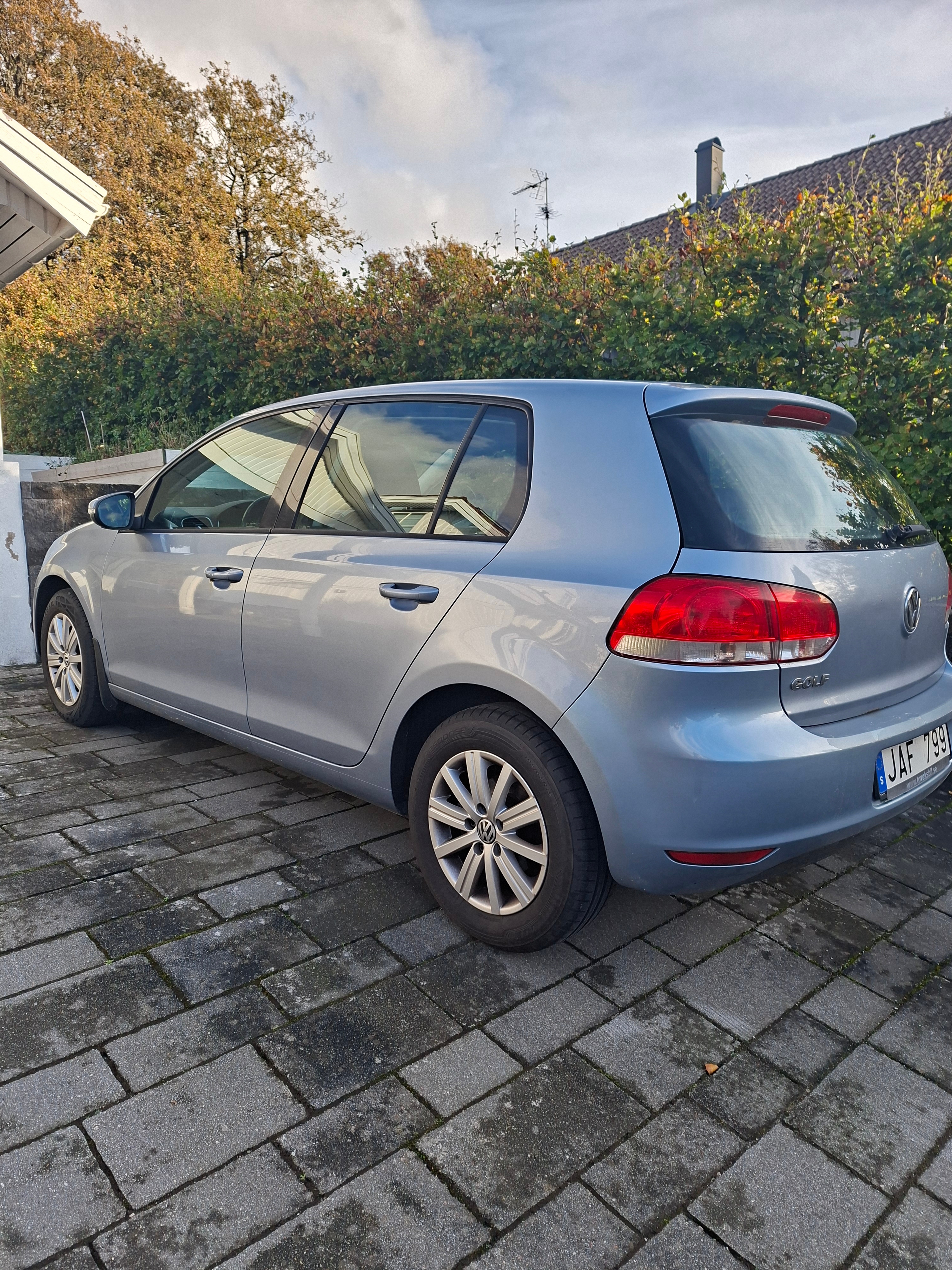Volkswagen Golf 1.6 2010, kuva 2/7