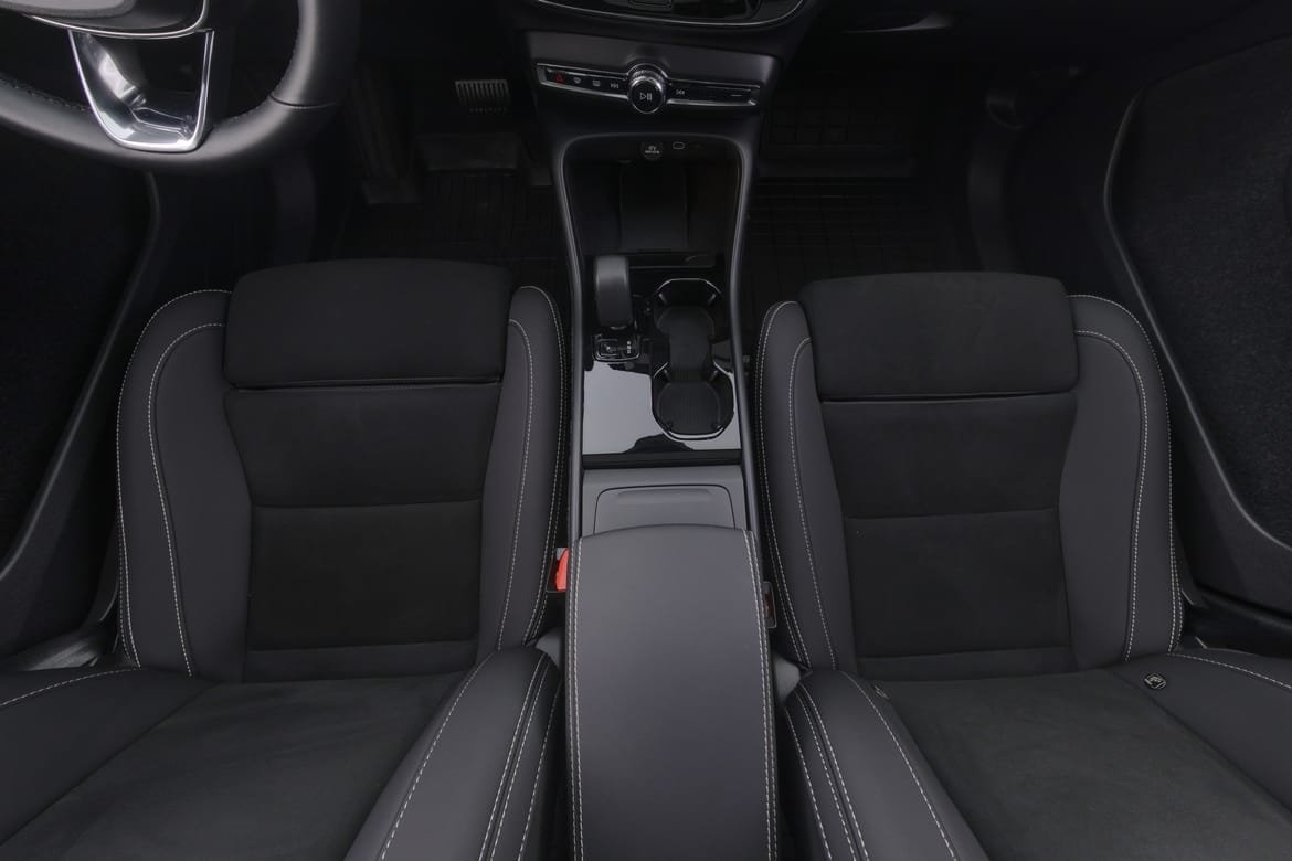 Volvo EX40 Extended Range Ultra 2026, photo 9/10