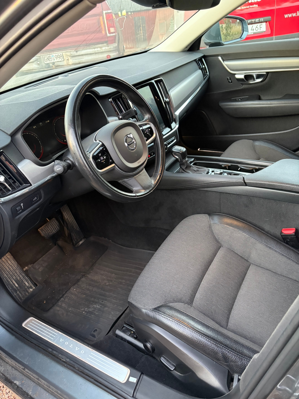 Volvo V90 D4 2019, bild 4/8