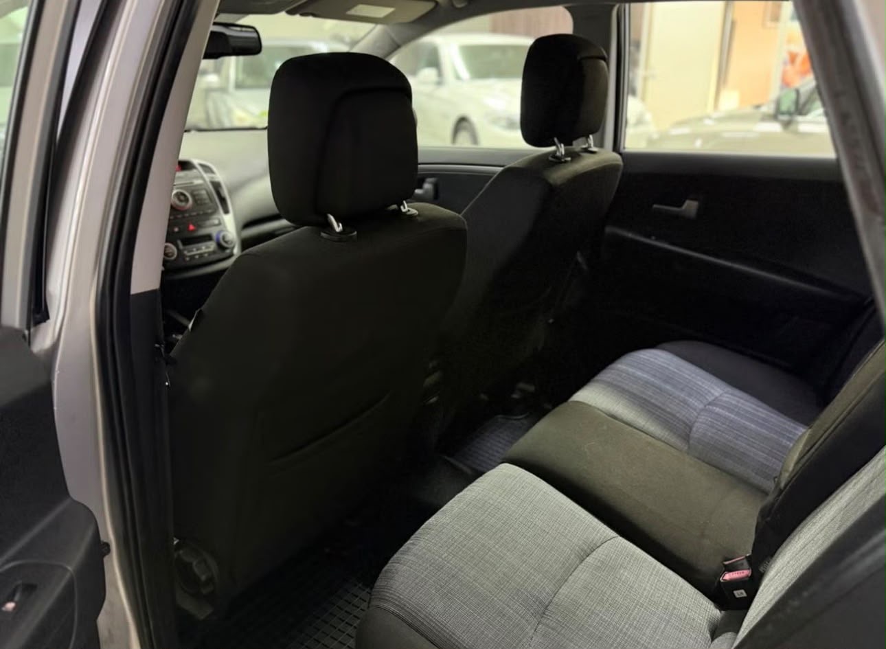 Kia Ceed 1.6 2010, bild 4/6