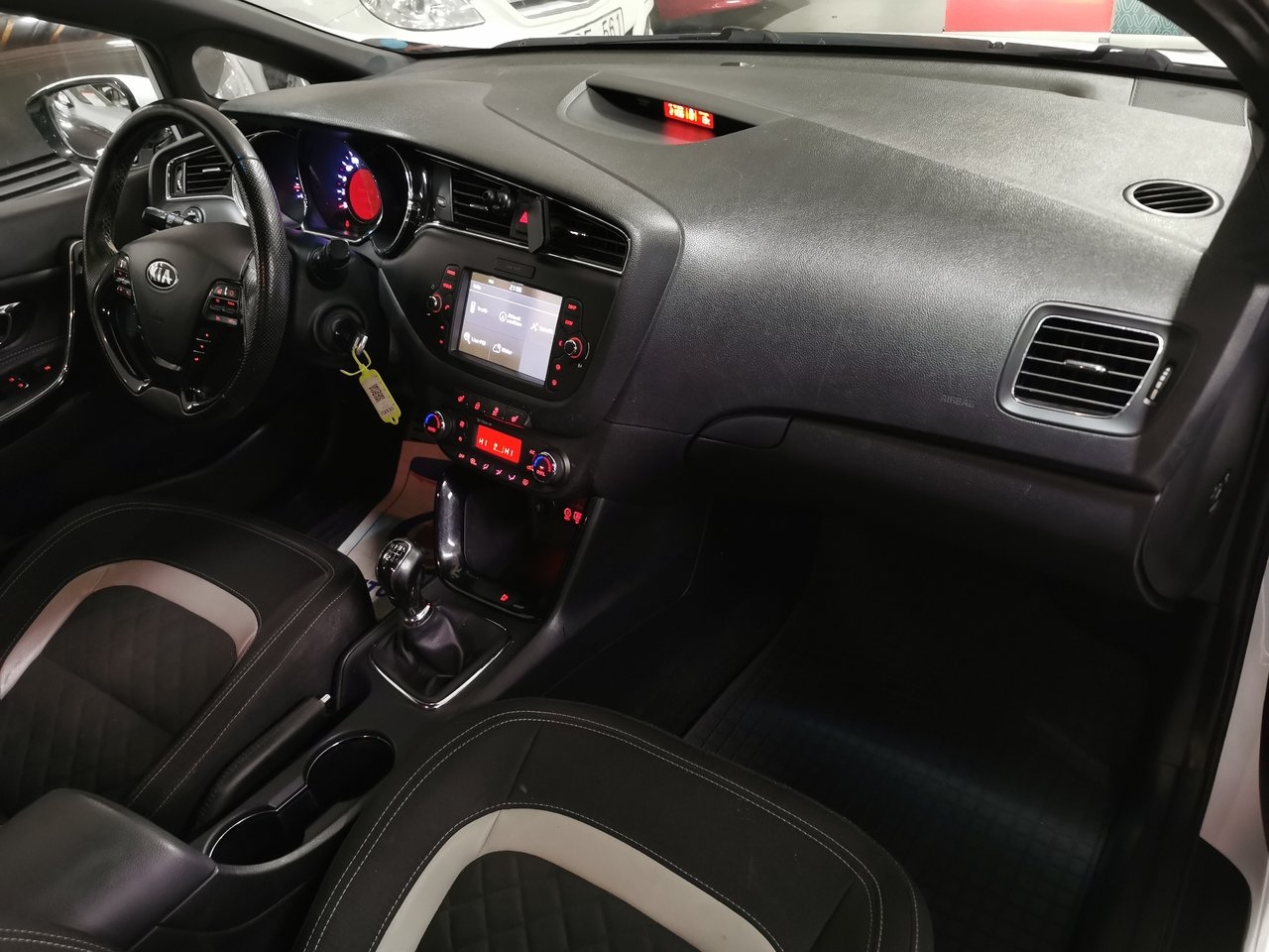 Kia Ceed 1.6 CRDi 136 GT Line 2016, bild 9/10