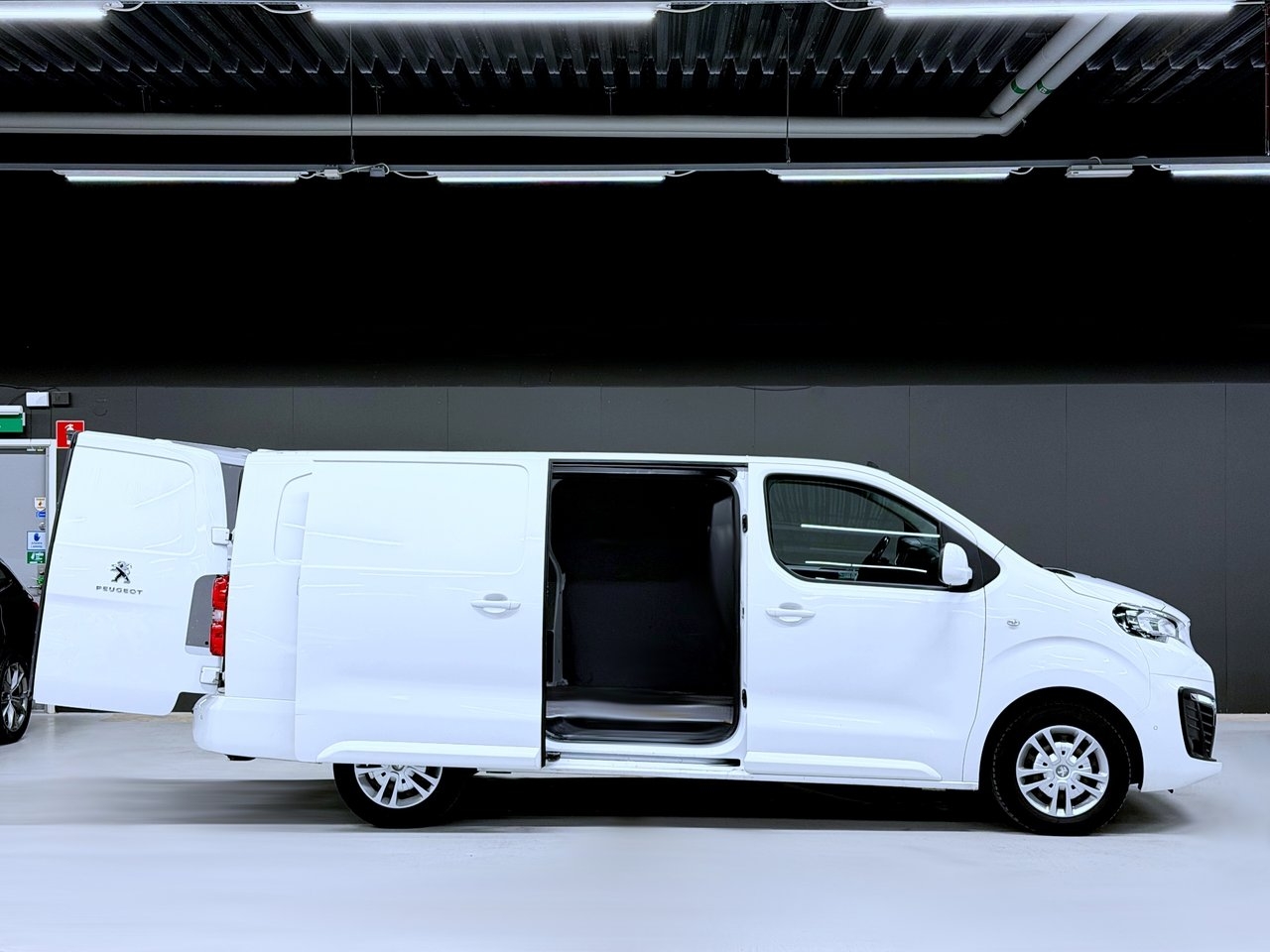 Peugeot Expert BlueHDi 120 S&S 2021, kuva 2/10