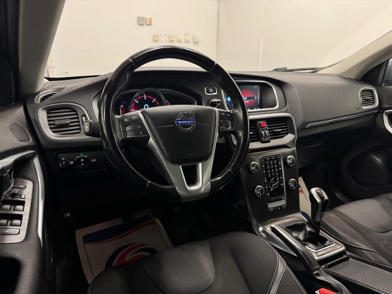 Volvo V40 D2 Momentum 2015, bild 4/10
