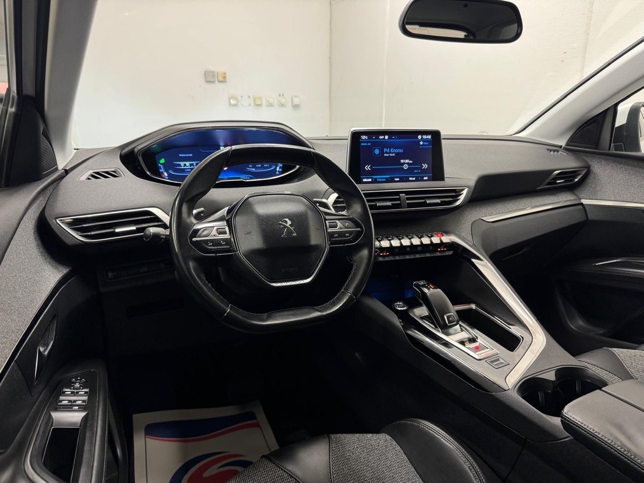 Peugeot 3008 1.2 PureTech 130 Allure 2017, photo 4/10