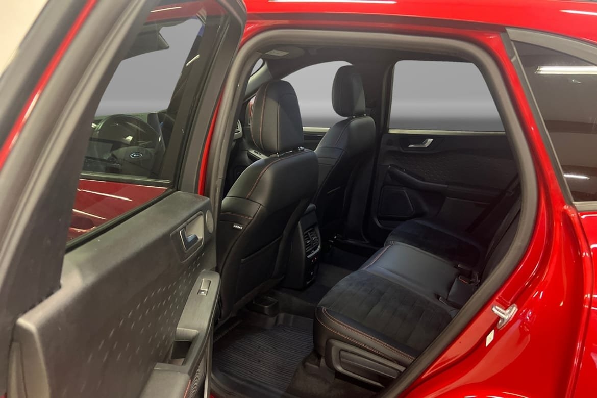 Ford Kuga 2.0 EcoBlue ST-Line X 2020, kuva 8/9