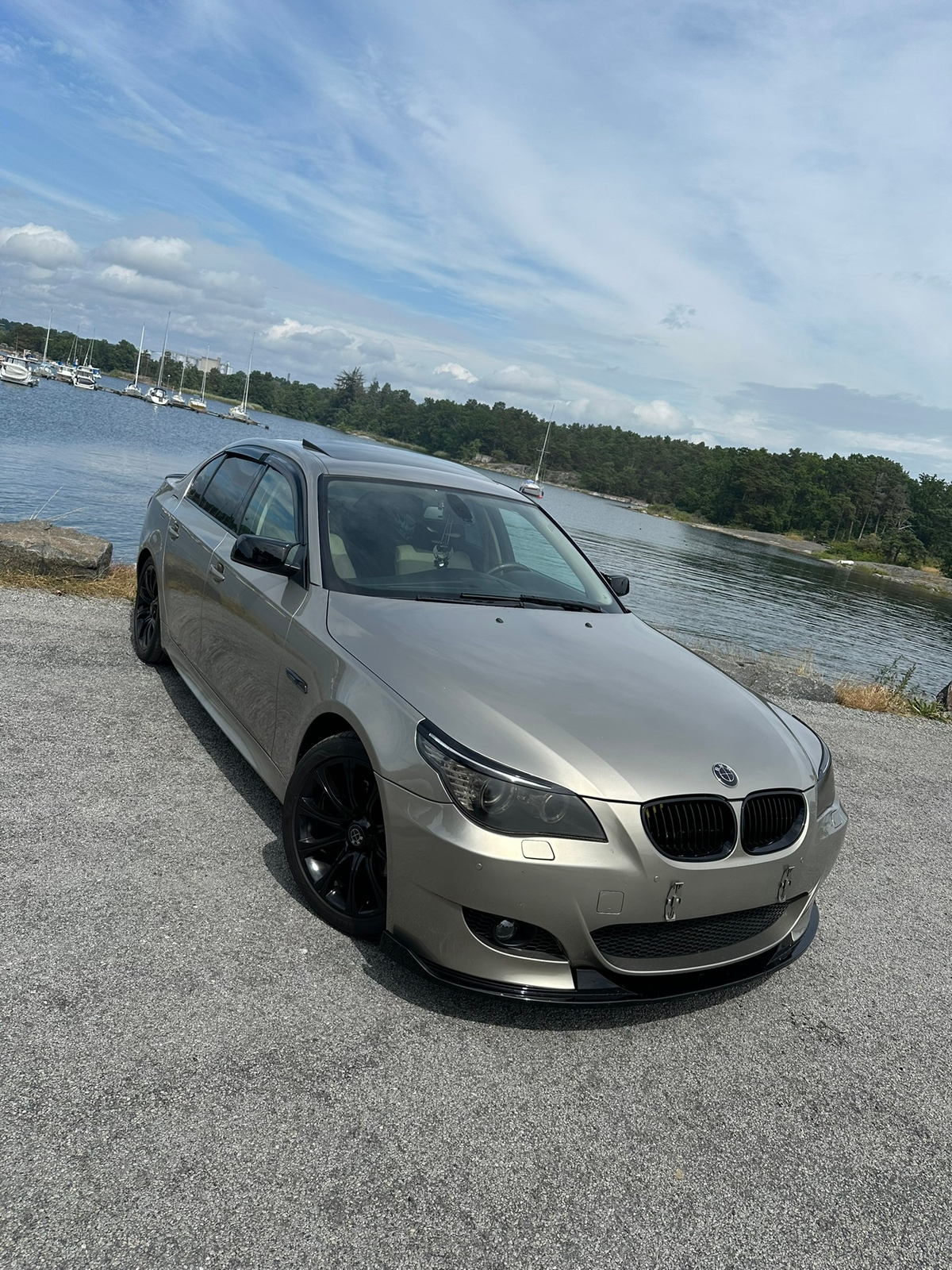 BMW 523i 2008, bild 2/6